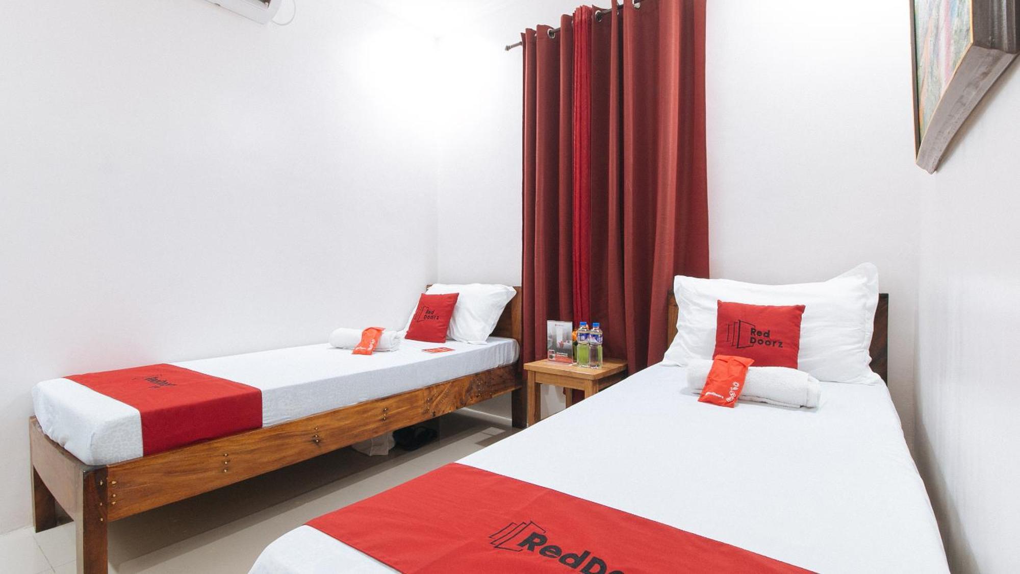 Reddoorz Plus @ Jollydays Hotel Nueva Ecija San Jose  Zewnętrze zdjęcie