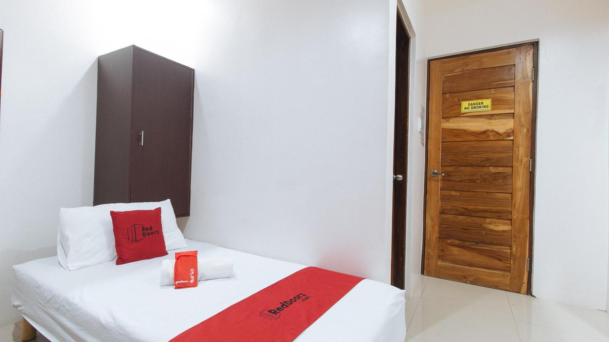 Reddoorz Plus @ Jollydays Hotel Nueva Ecija San Jose  Zewnętrze zdjęcie
