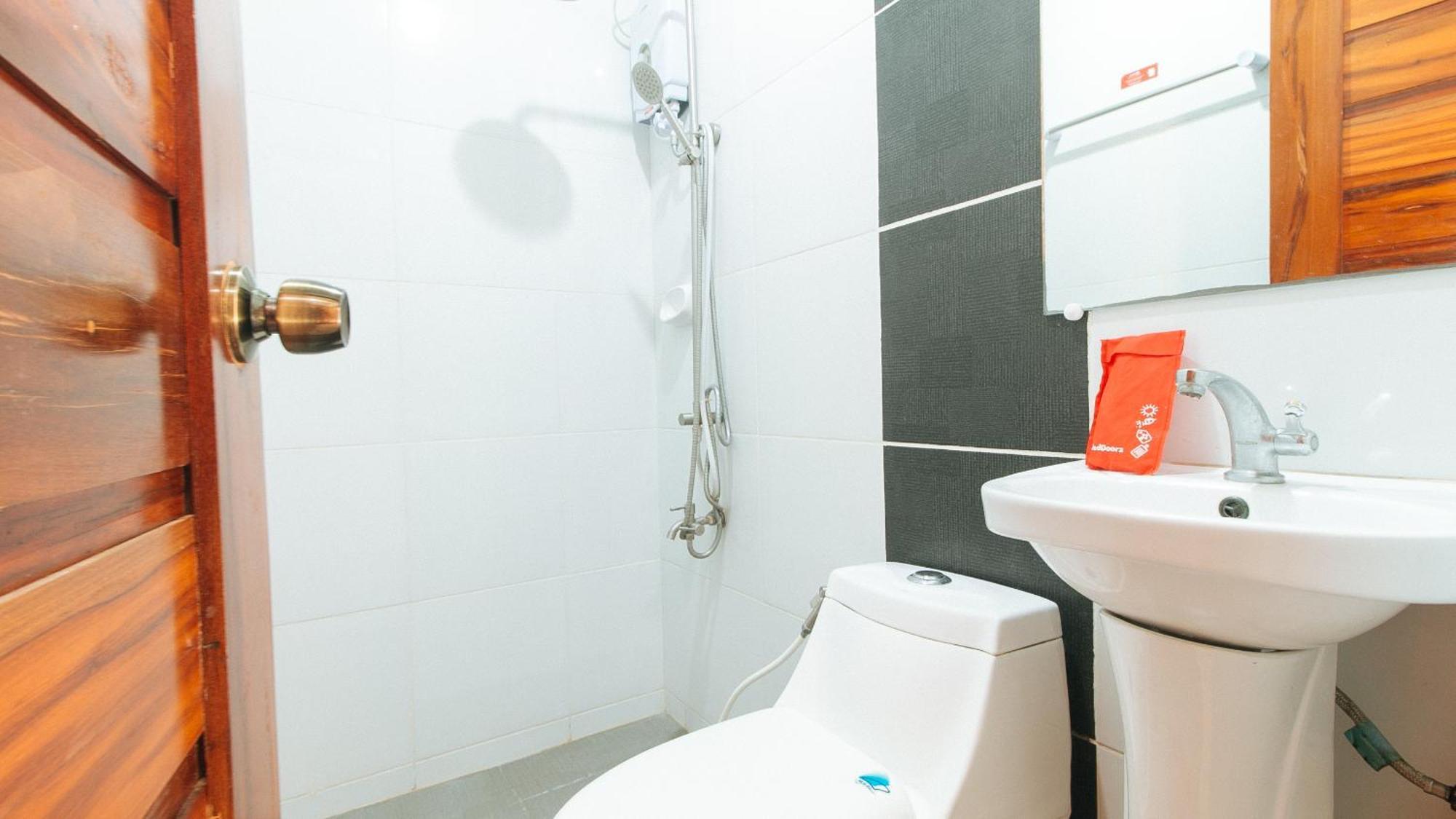 Reddoorz Plus @ Jollydays Hotel Nueva Ecija San Jose  Zewnętrze zdjęcie